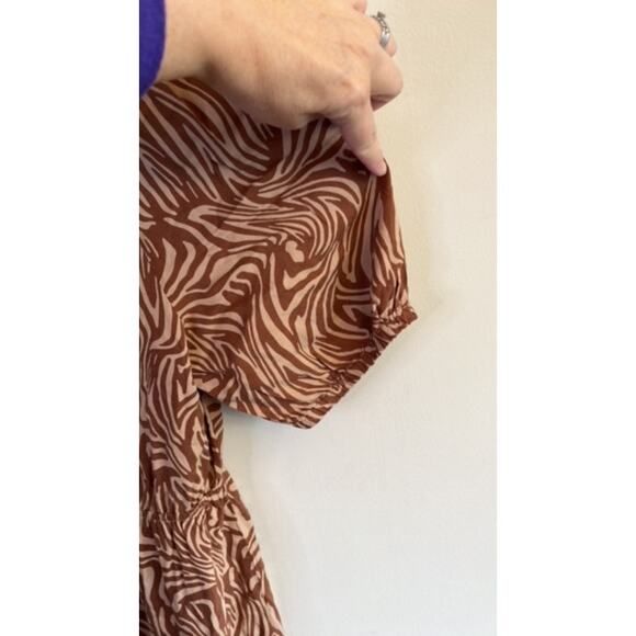 SOLD!! ICHI Rita Animal Print Short Button Down Viscoseā Dress Size 12 US - Picture 5 of 7